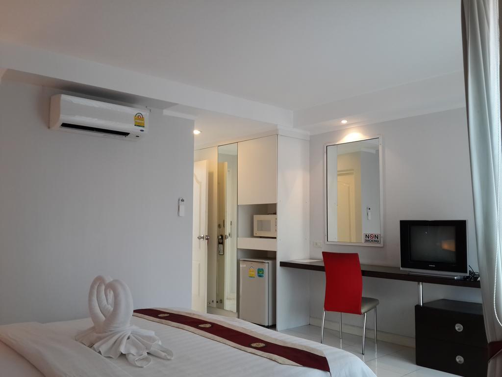 Kata Beach Studio Phuket Luaran gambar