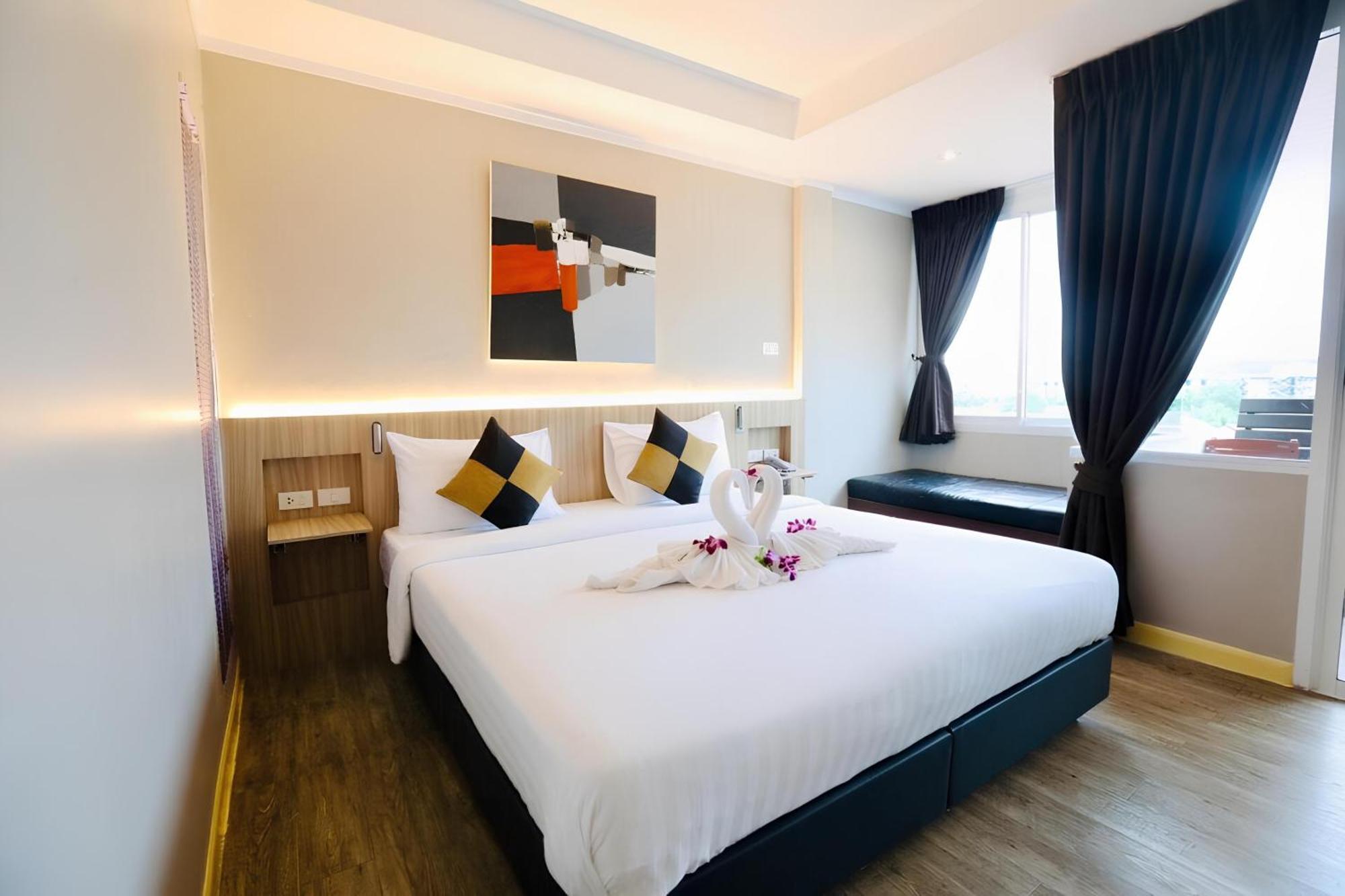 Kata Beach Studio Phuket Luaran gambar